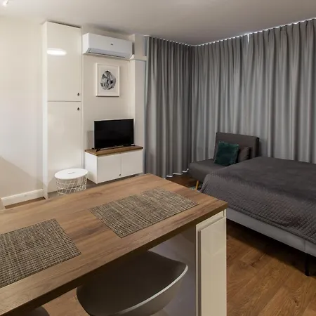 Ligita Near Egle شقة